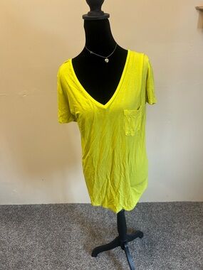 POL Neon Yellow V-Neck Pocket Short Sleeve Tee Size L oversized